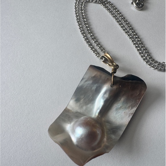 Rare Mabe Pearl Shell Pendant - Picture 2 of 8